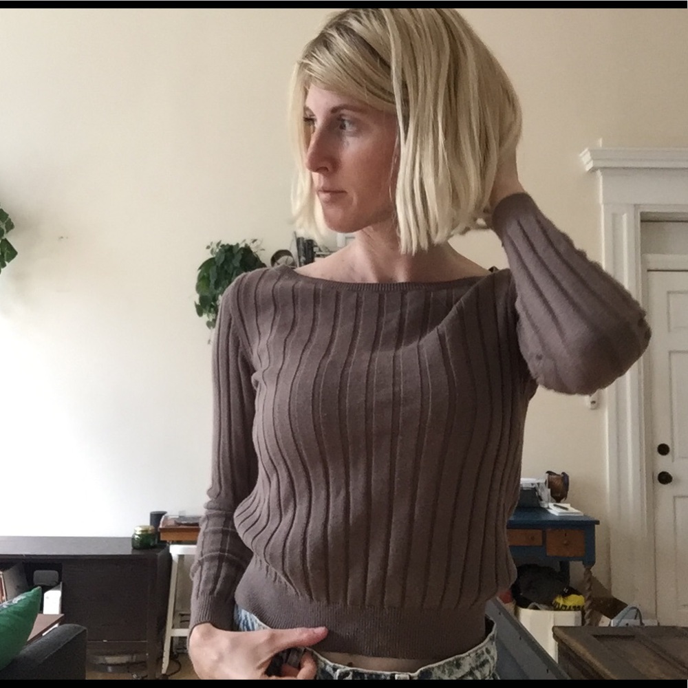UNIQLO brown long-sleeve top